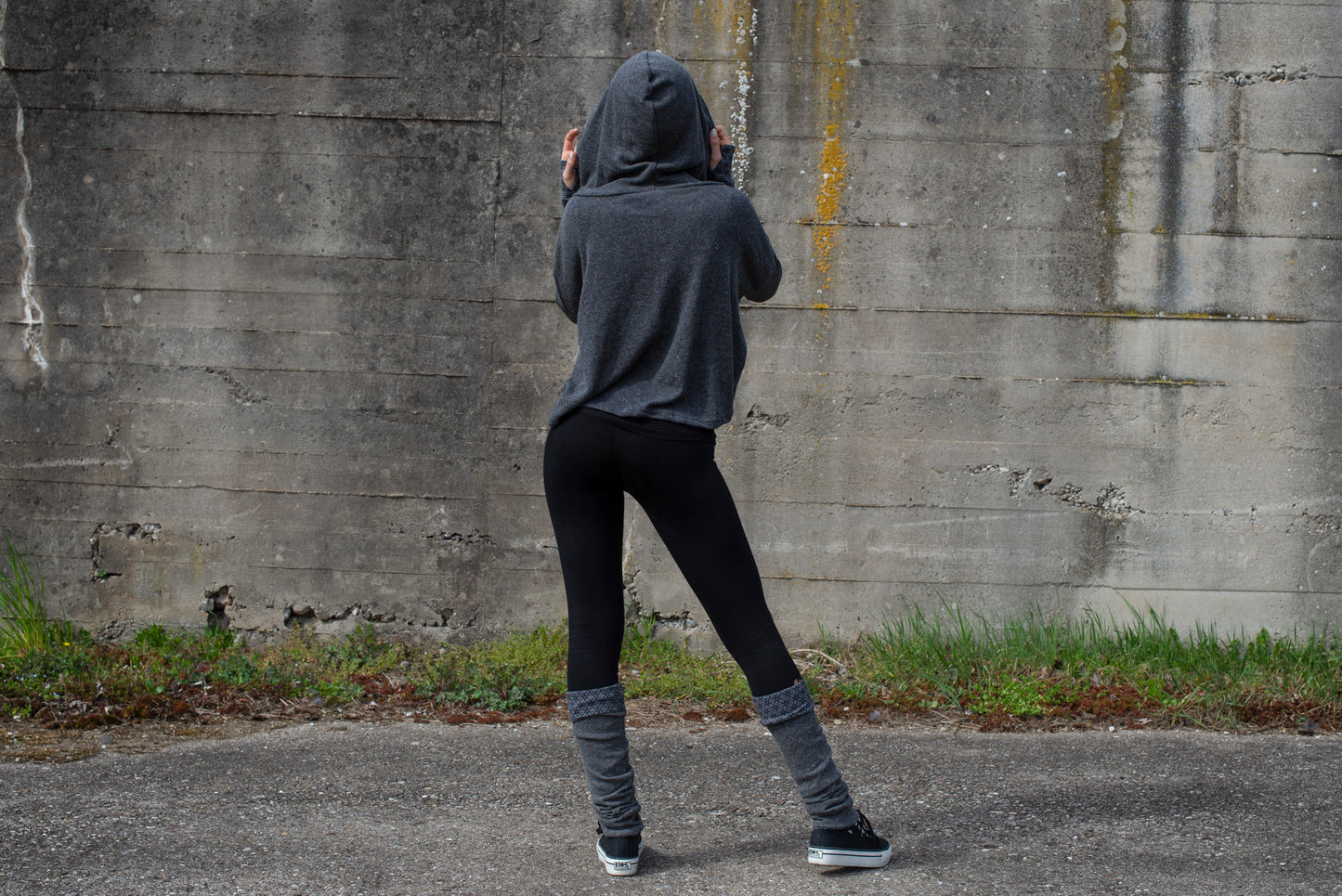 half-length knitted sweater with hood in gray