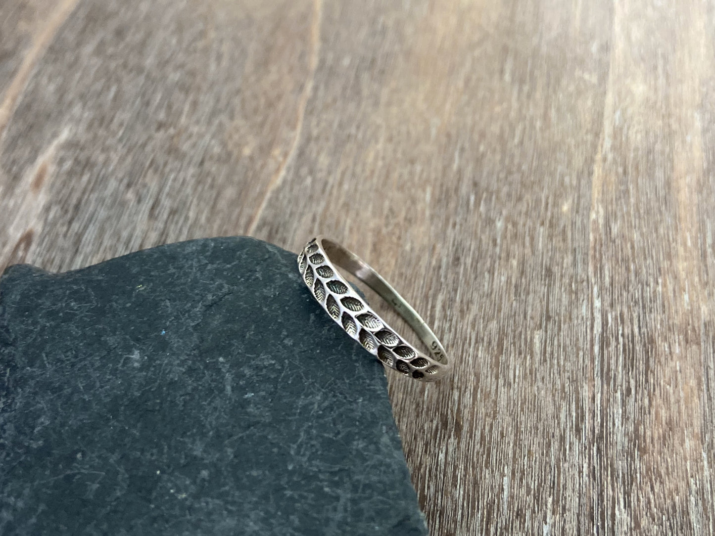 simple ring with leaf pattern made of silver