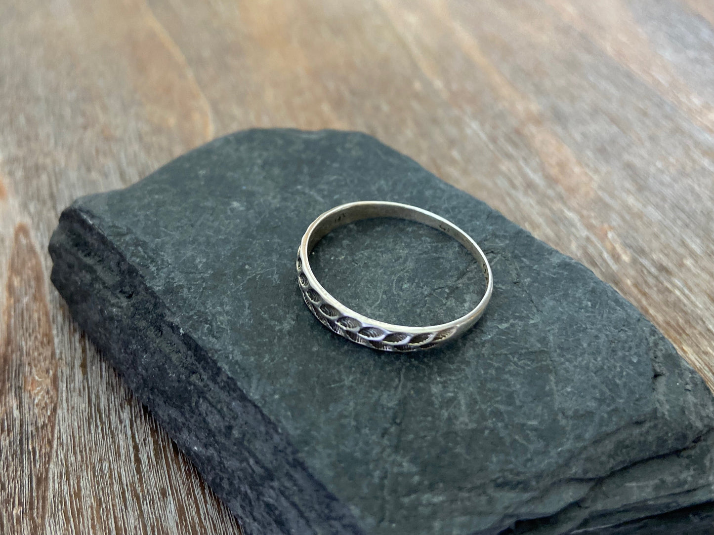 simple ring with leaf pattern made of silver