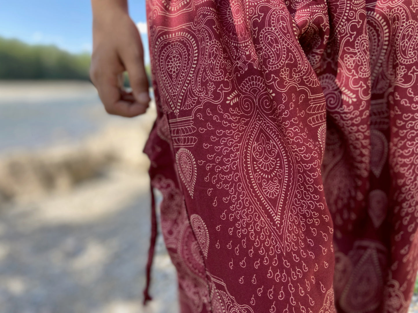Pluderhose mit filigranem Muster in rot für Kinder