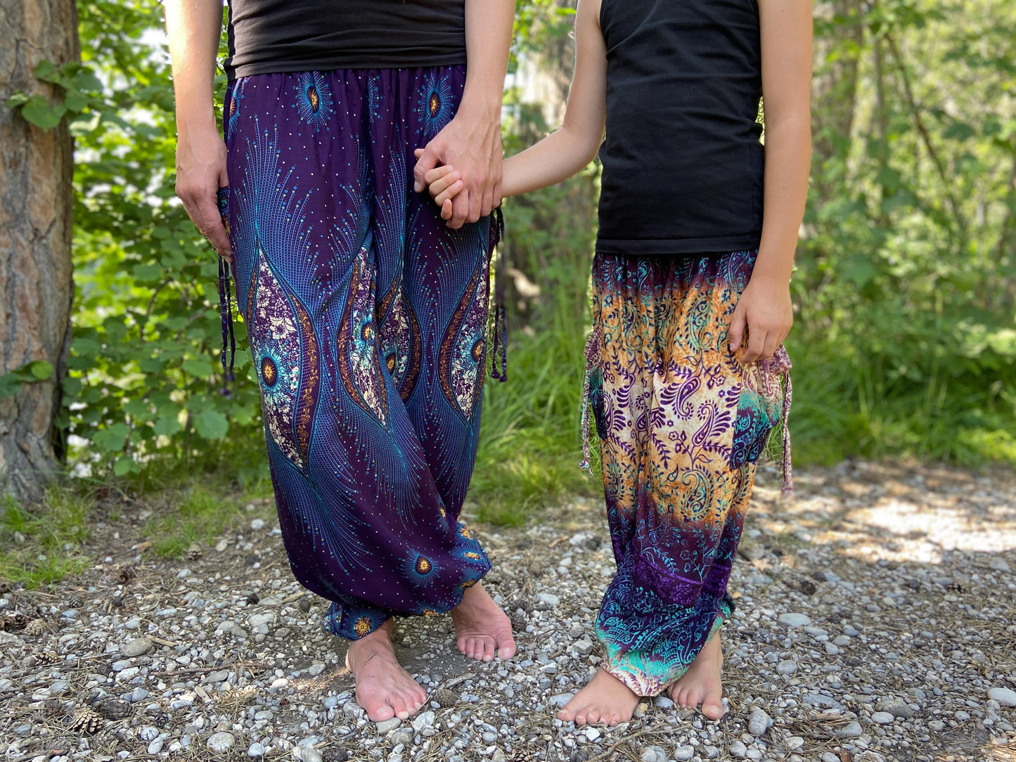 bunt gemusterte Pluderhose mit Paisley Muster für Kinder