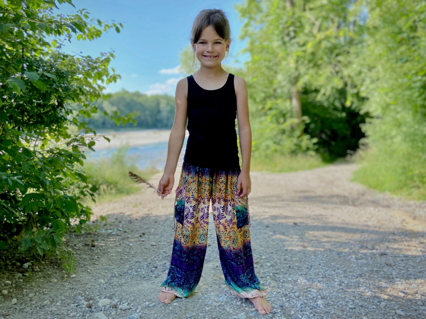 bunt gemusterte Pluderhose mit Paisley Muster für Kinder