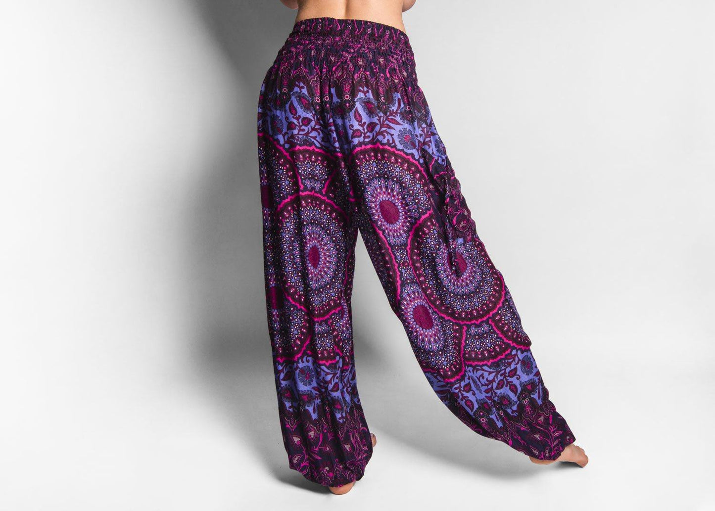 Harem pants with mandala pattern in pink purple