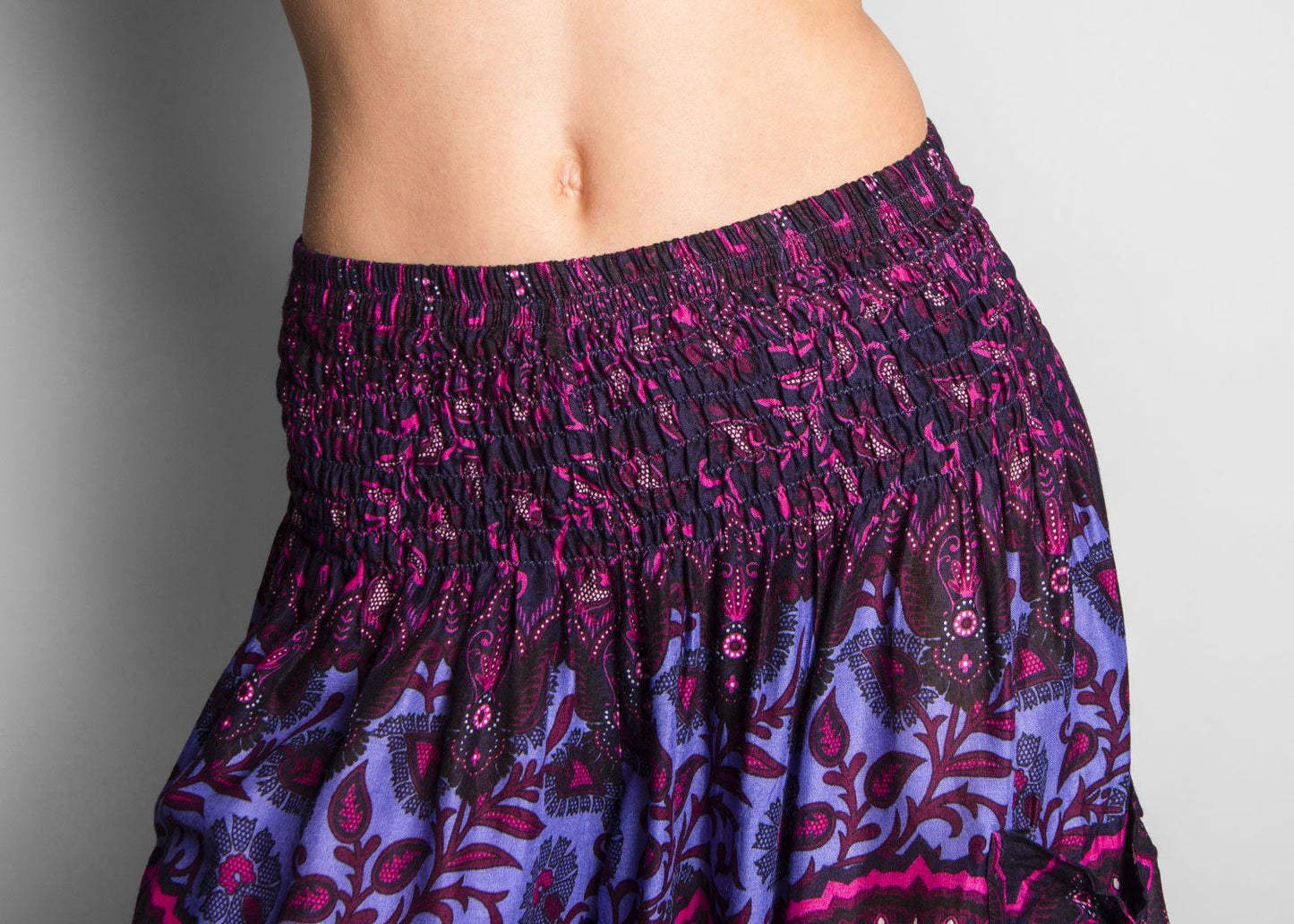 Harem pants with mandala pattern in pink purple