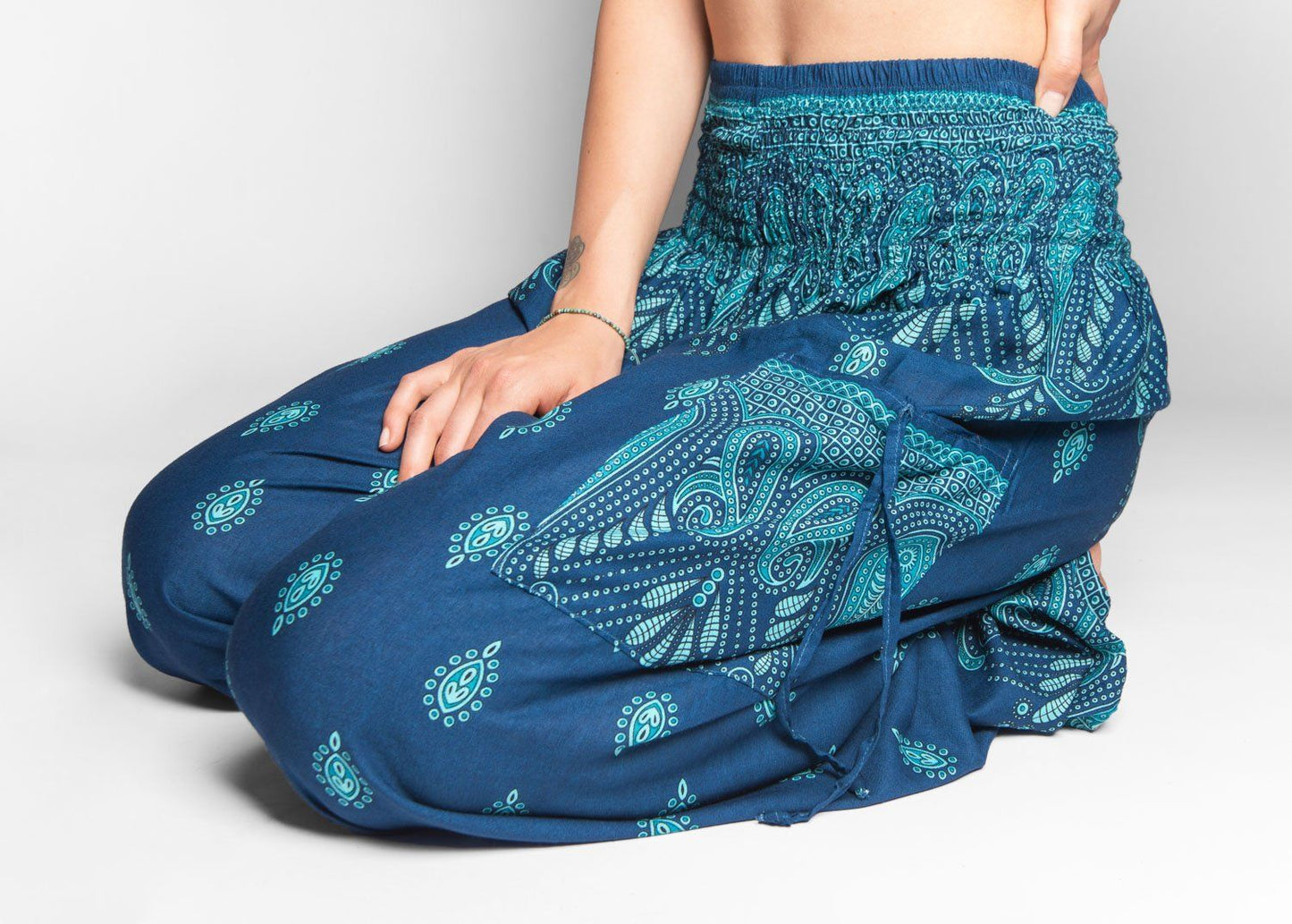 airy patterned harem pants in turquoise with pockets