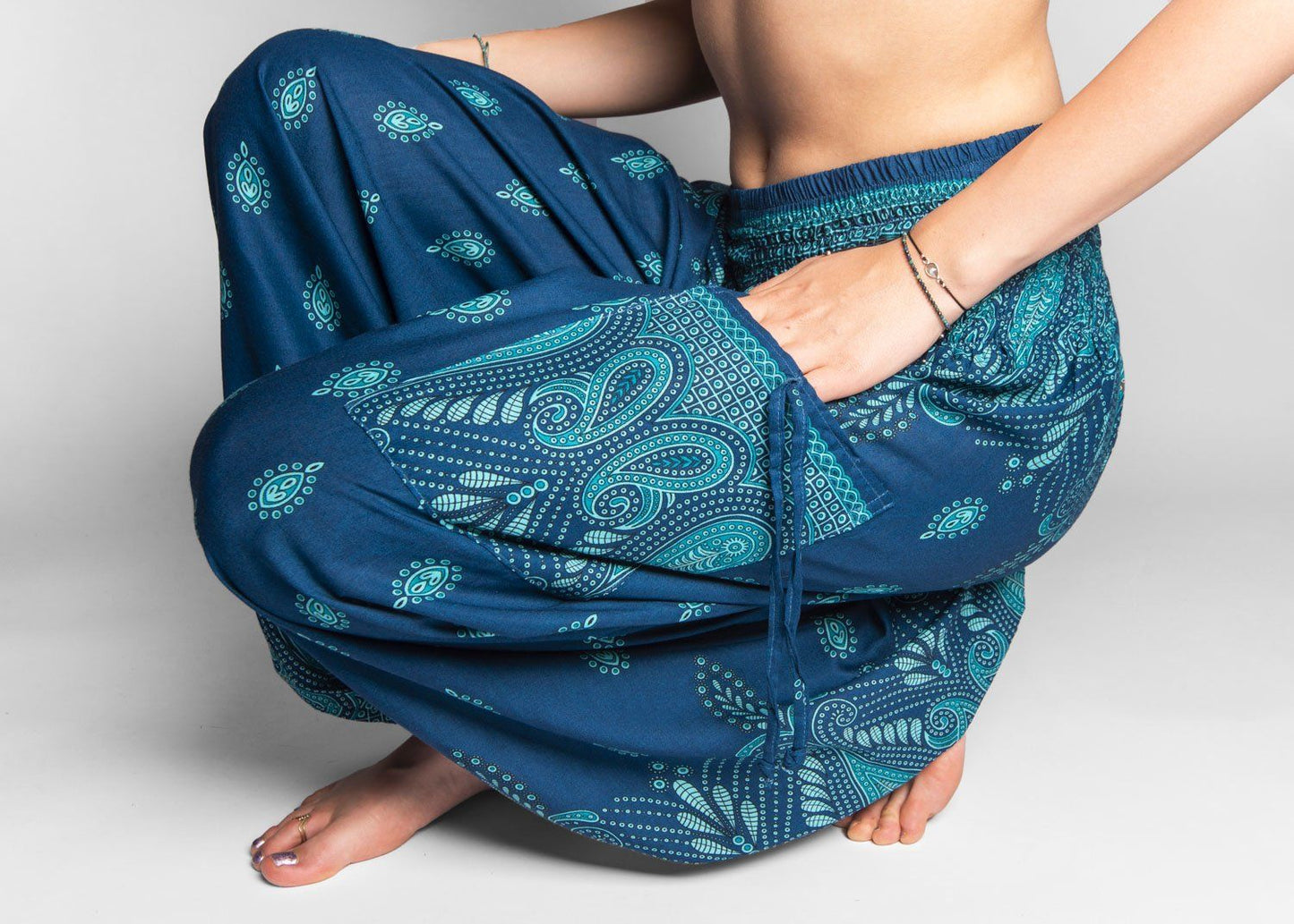 airy patterned harem pants in turquoise with pockets