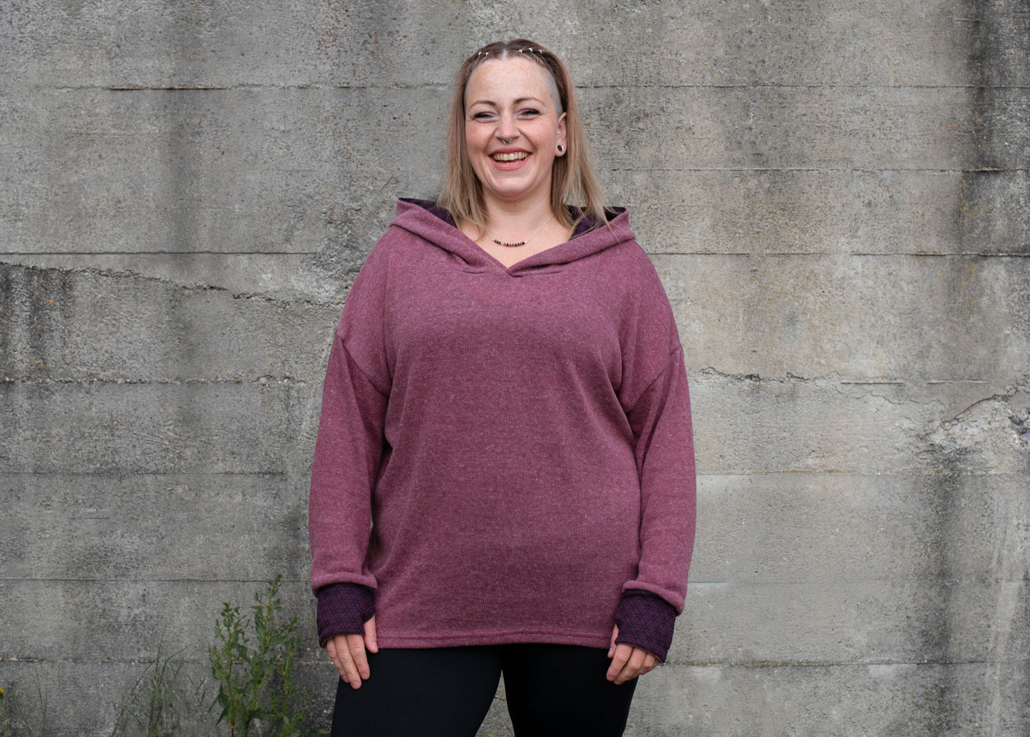 PLUS SIZE, long knitted sweater with a patterned hood and thumbholes in rose red