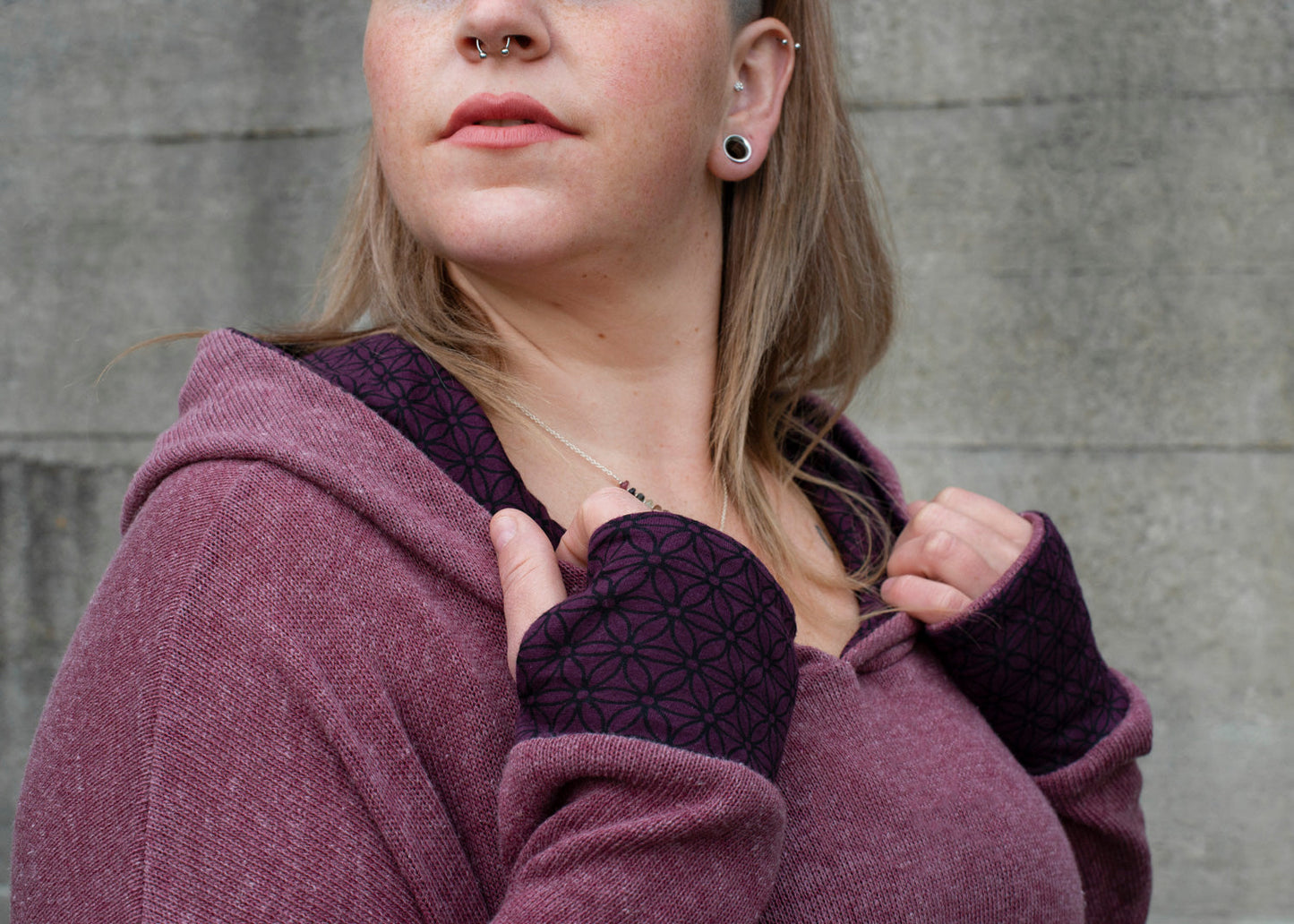 PLUS SIZE, long knitted sweater with a patterned hood and thumbholes in rose red