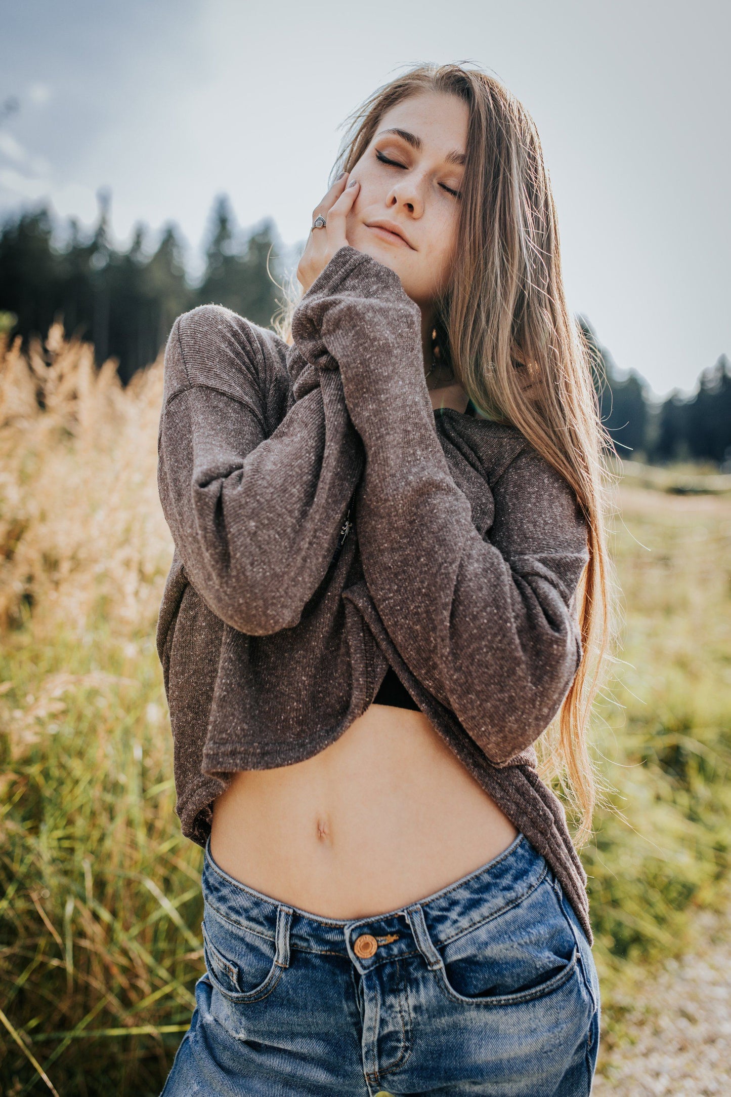 half-length, loose knitted top in brown