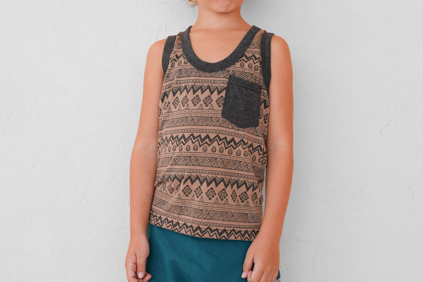 braun grau gemustertes Tanktop für Kinder