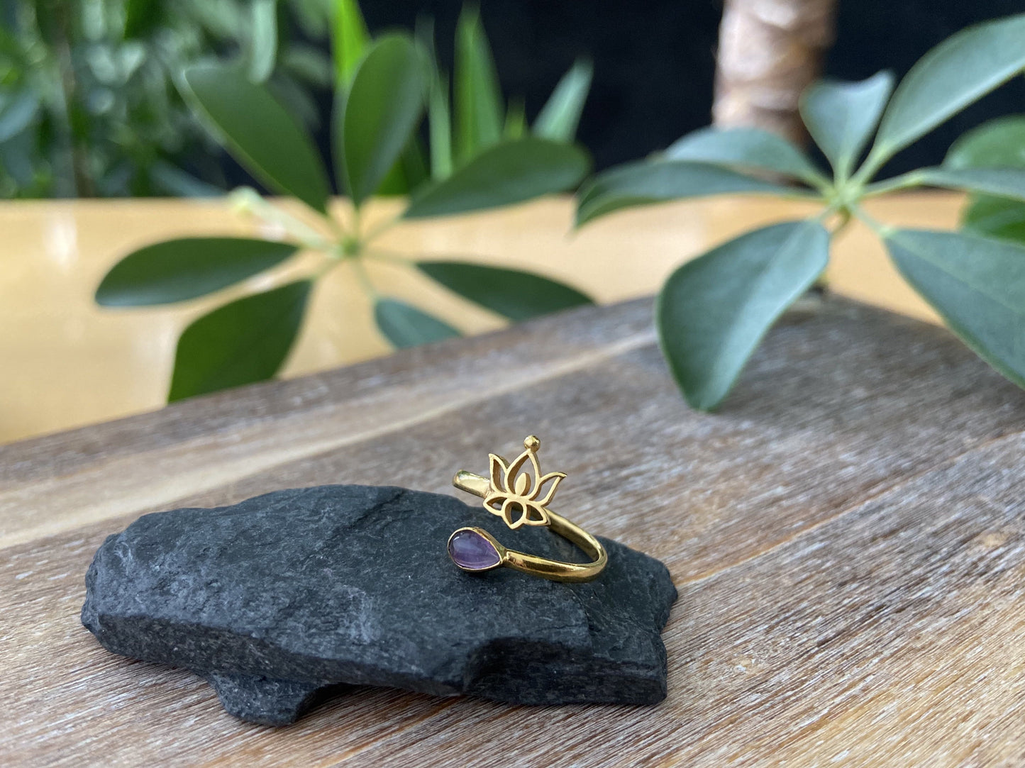 Zehenring mit Stein und kleiner Blume vergoldet
