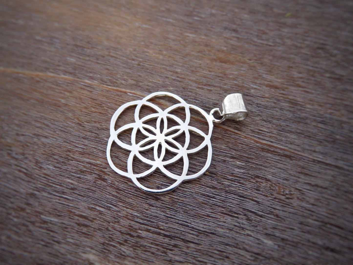 Anhänger mit dem Motiv Seed of Life mittel