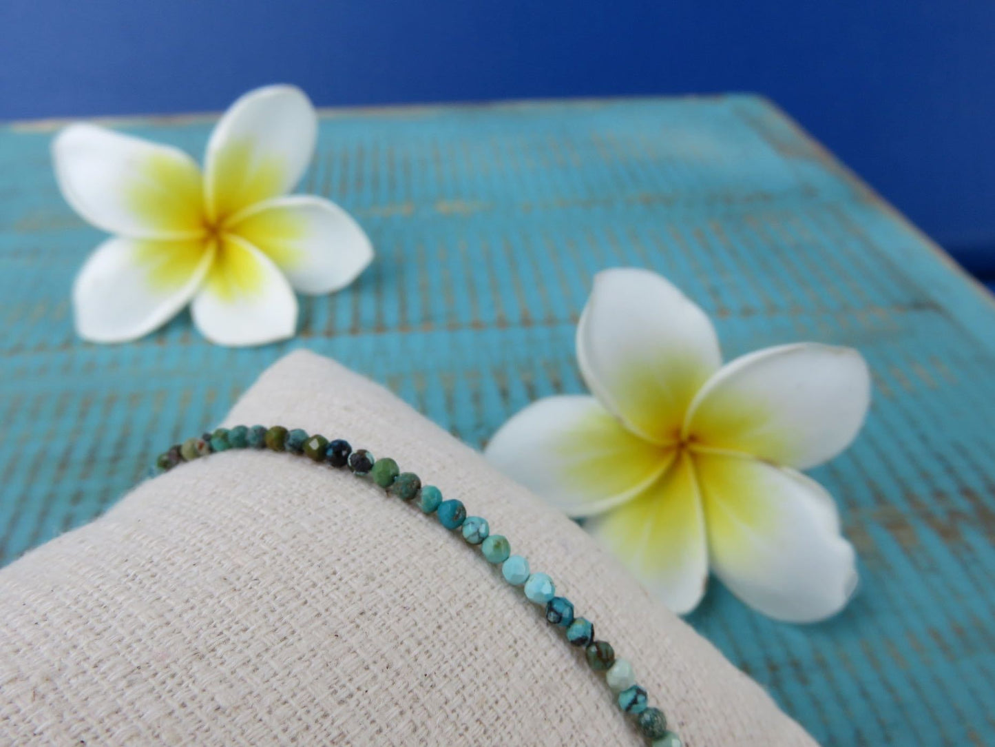 verstellbares Armband mit echten kleinen Türkis Steinen