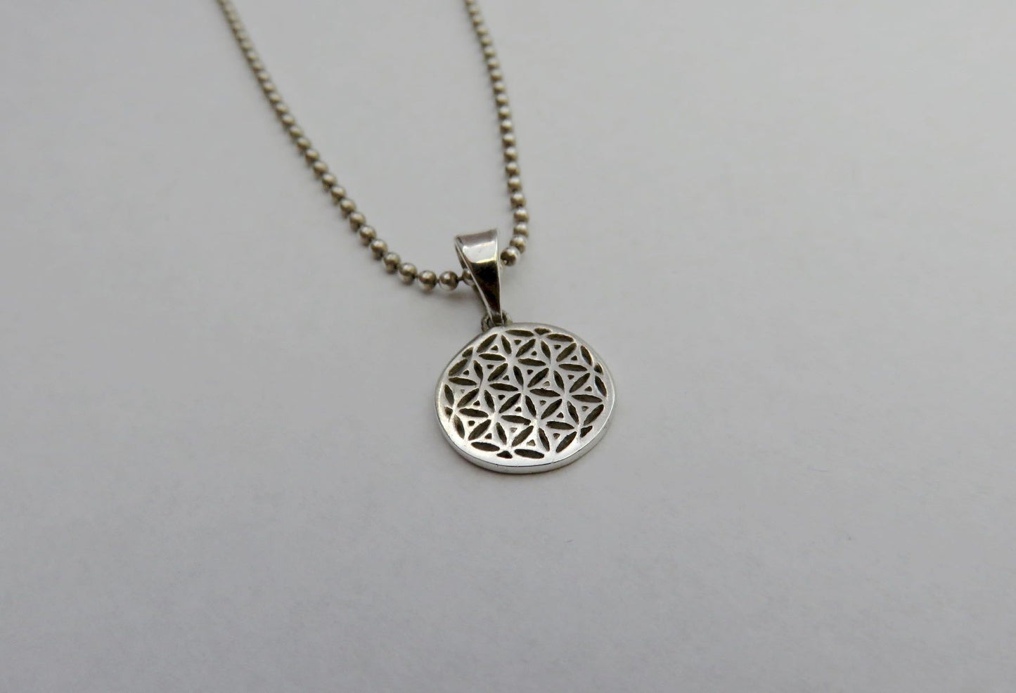 Kette mit dem Motiv der Lebensblume aus Silber