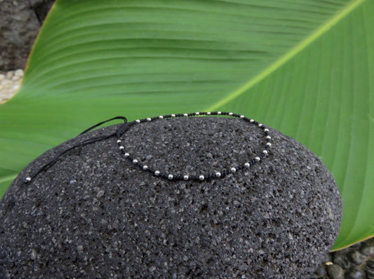 Armband mit silbernen Perlen in schwarz oder türkis