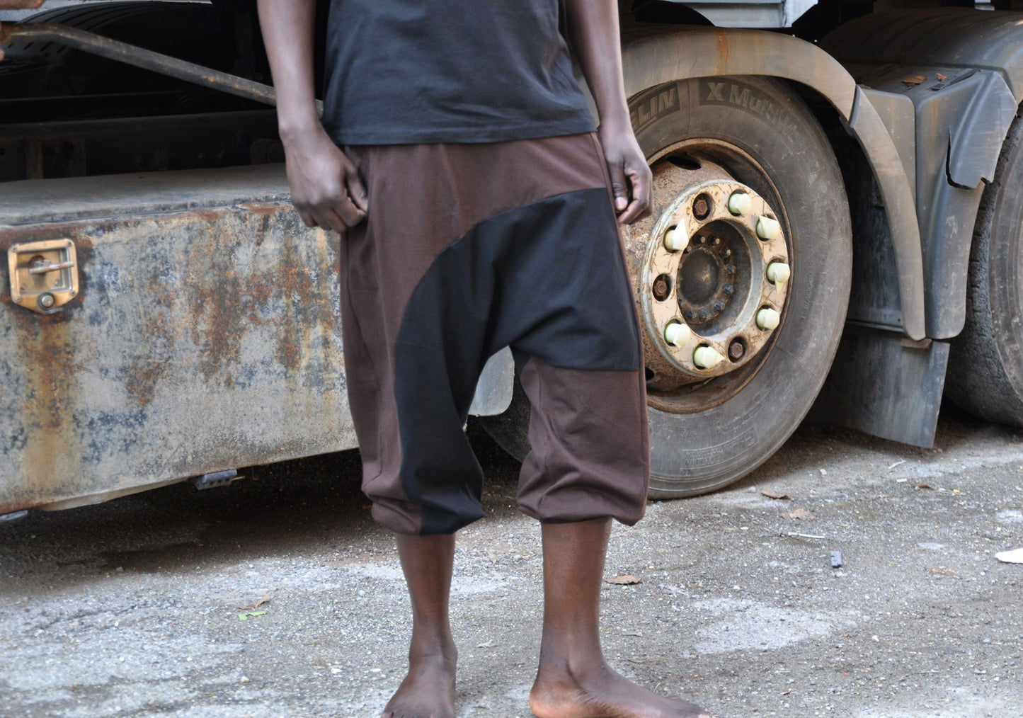 Men's 3/4 pants in brown/black