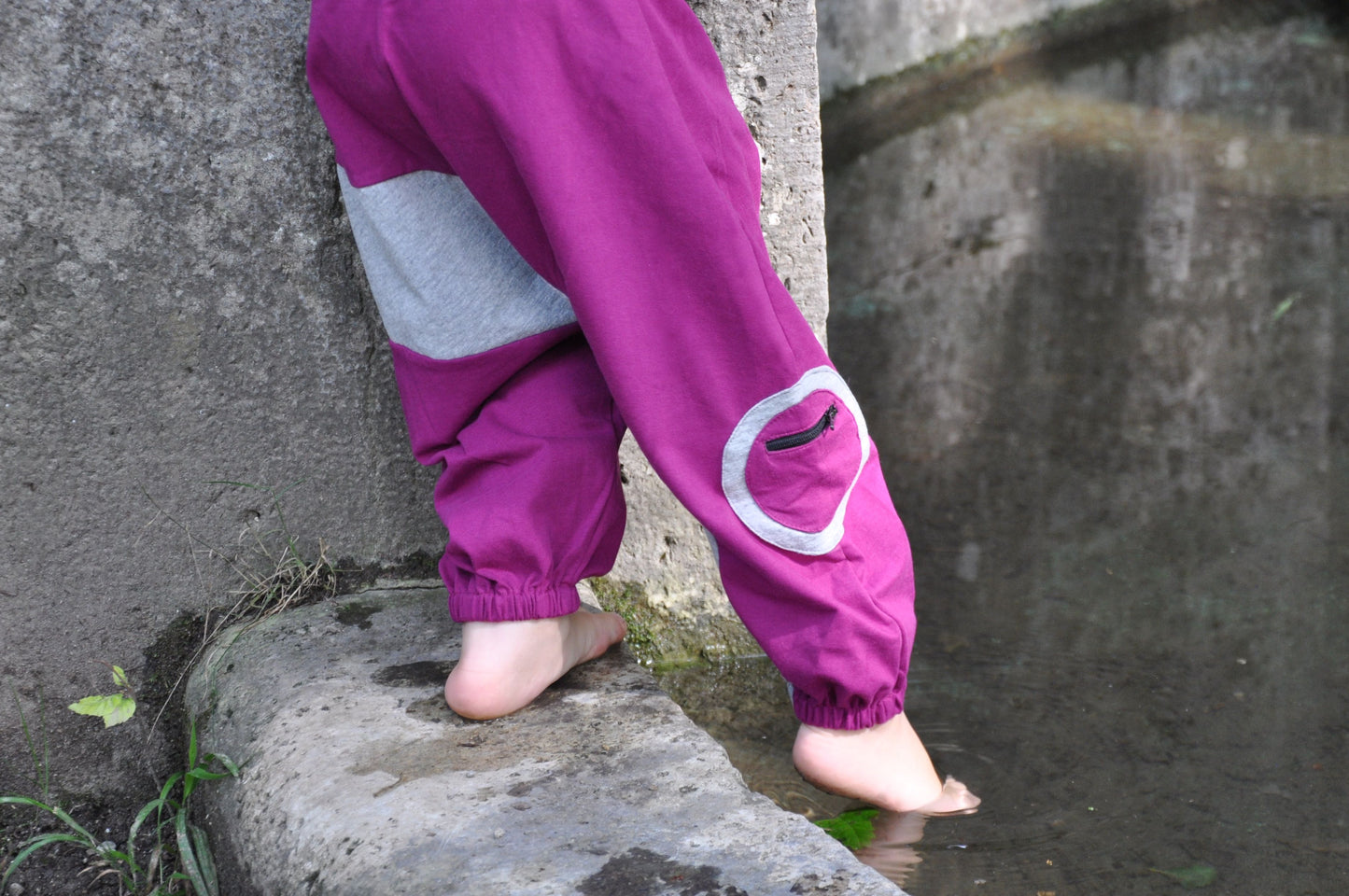 bequeme Sweat Hose für Kinder in pink grau