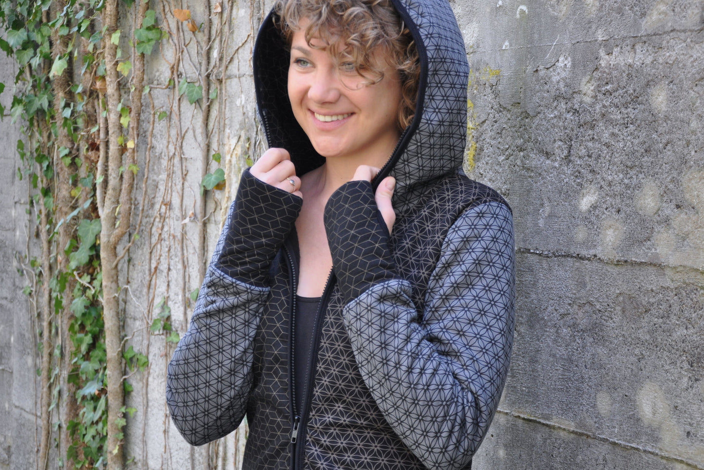 Patchwork hoodie with floral pattern black/grey