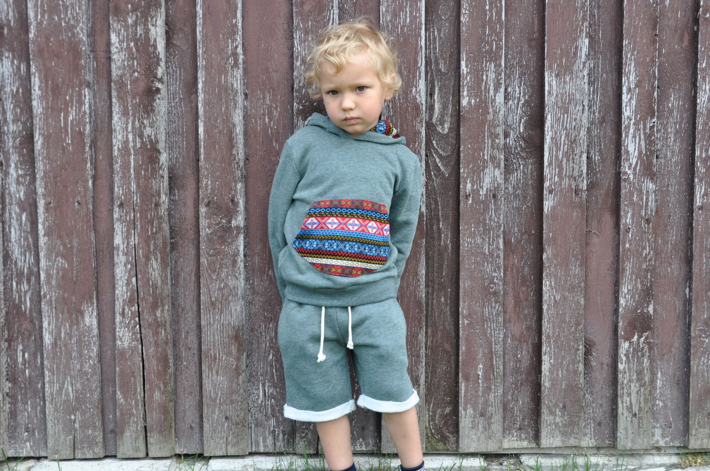 lässige Shorts mit bunten Taschen für Jungs