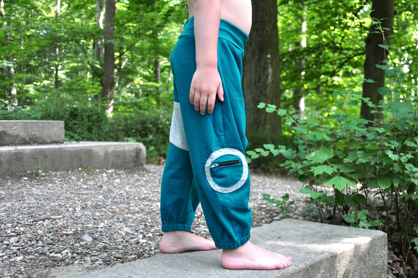 bequeme Sweat Hose für Kinder in türkis grau