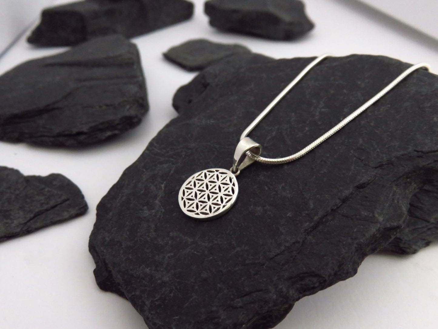 Kette mit dem Motiv der Lebensblume aus Silber