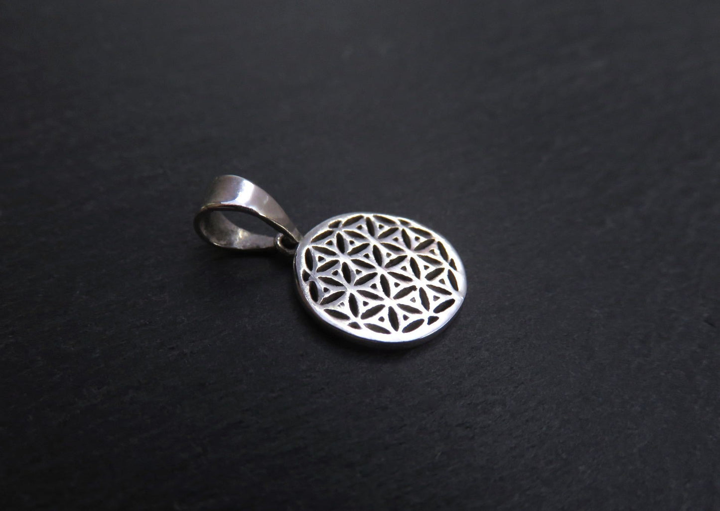 Kette mit dem Motiv der Lebensblume aus Silber