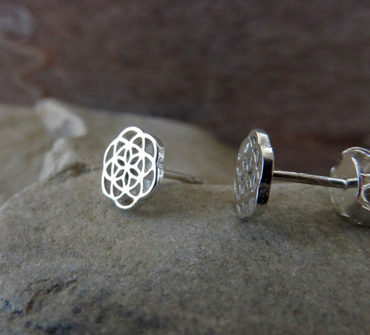 Stud earrings with the Seed of Life motif made of silver