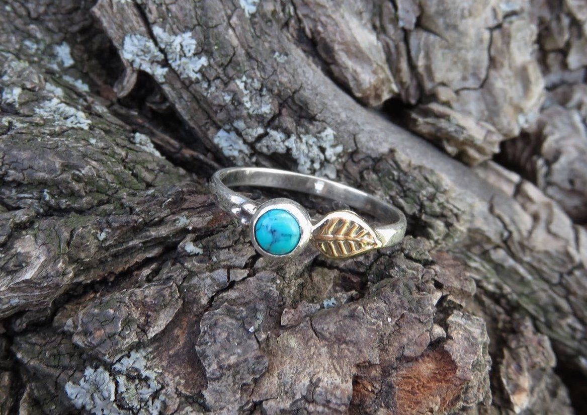 Silver ring with leaf, dots and turquoise stone
