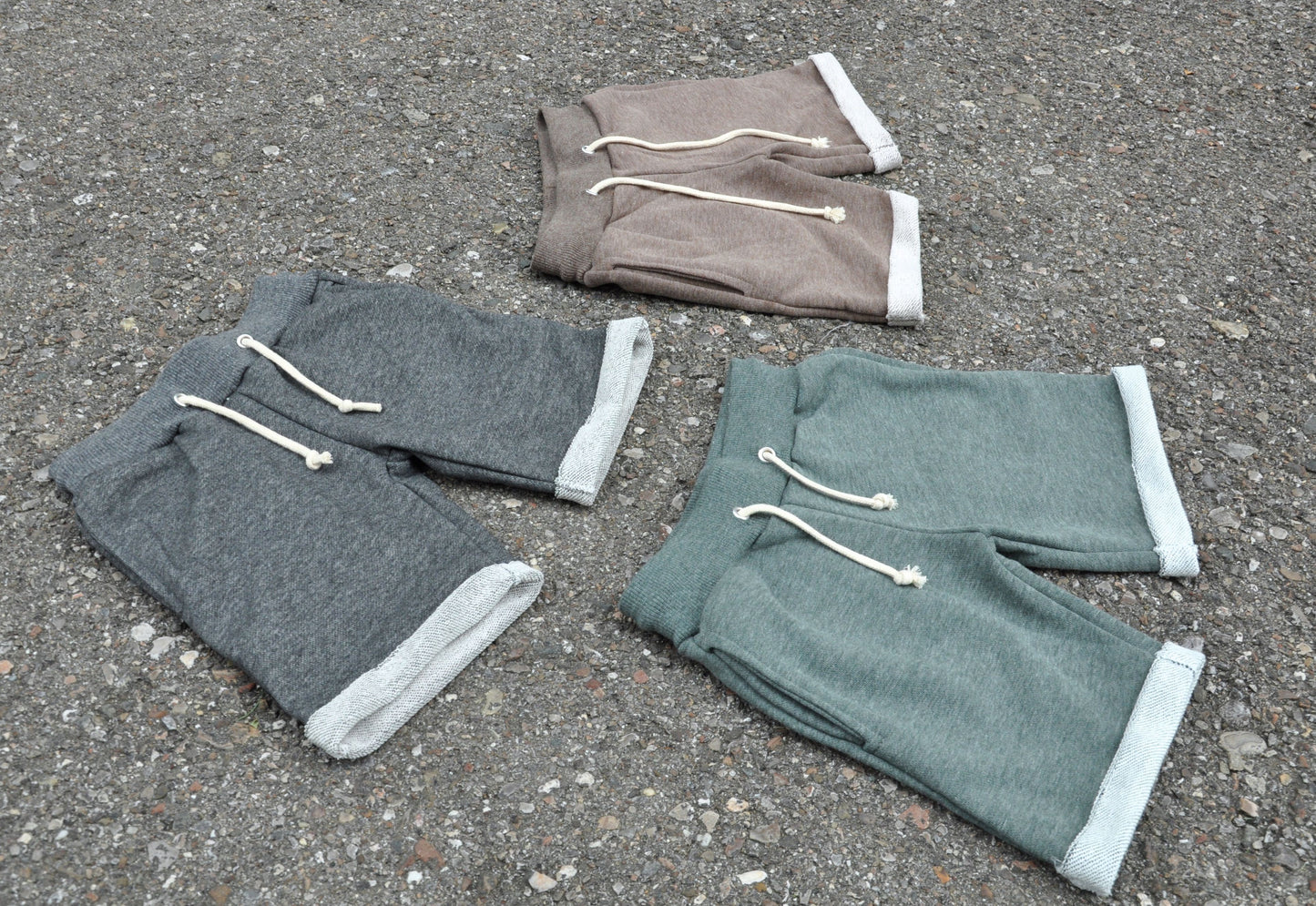 lässige Shorts mit bunten Taschen für Jungs