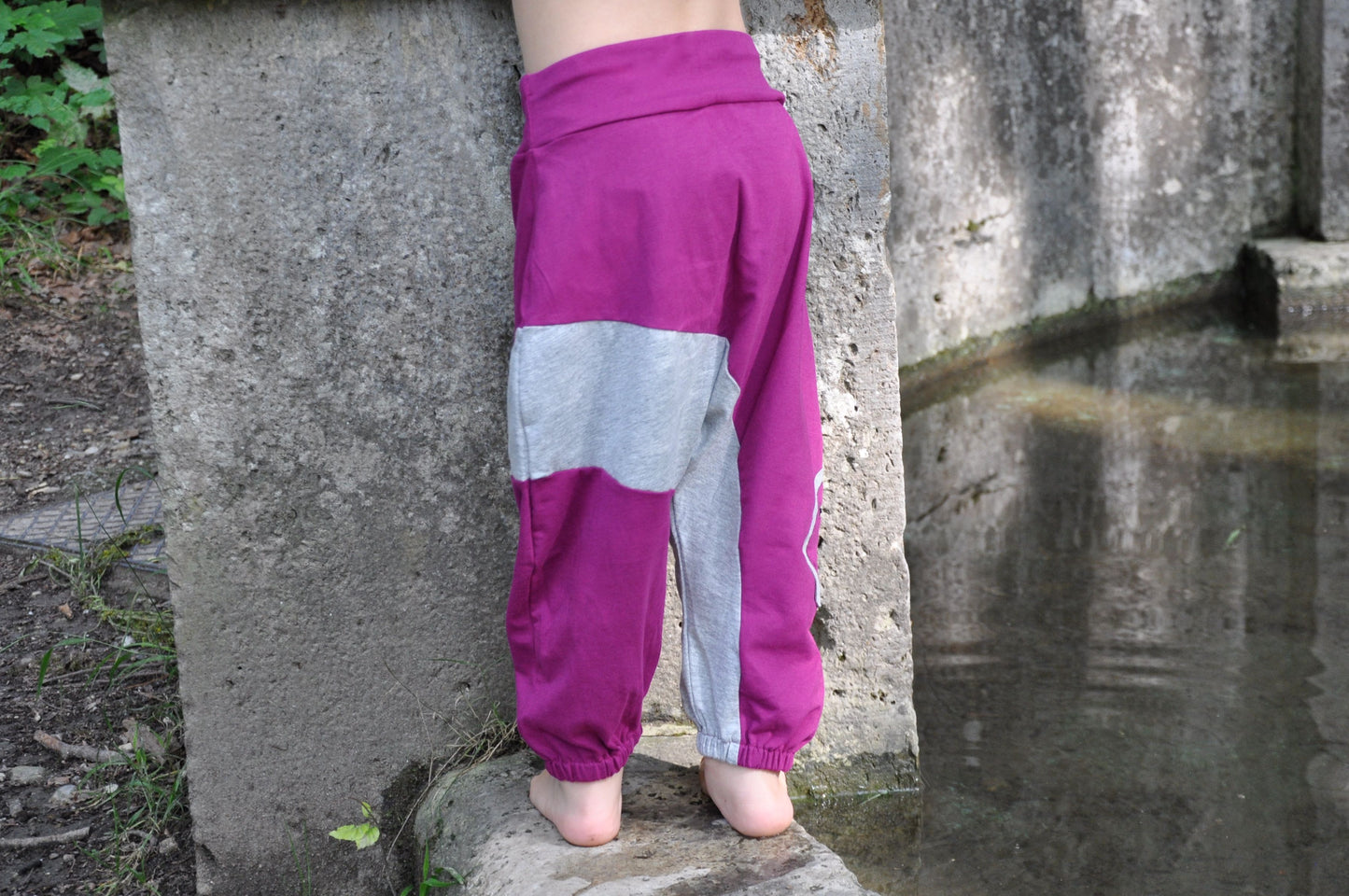 bequeme Sweat Hose für Kinder in pink grau