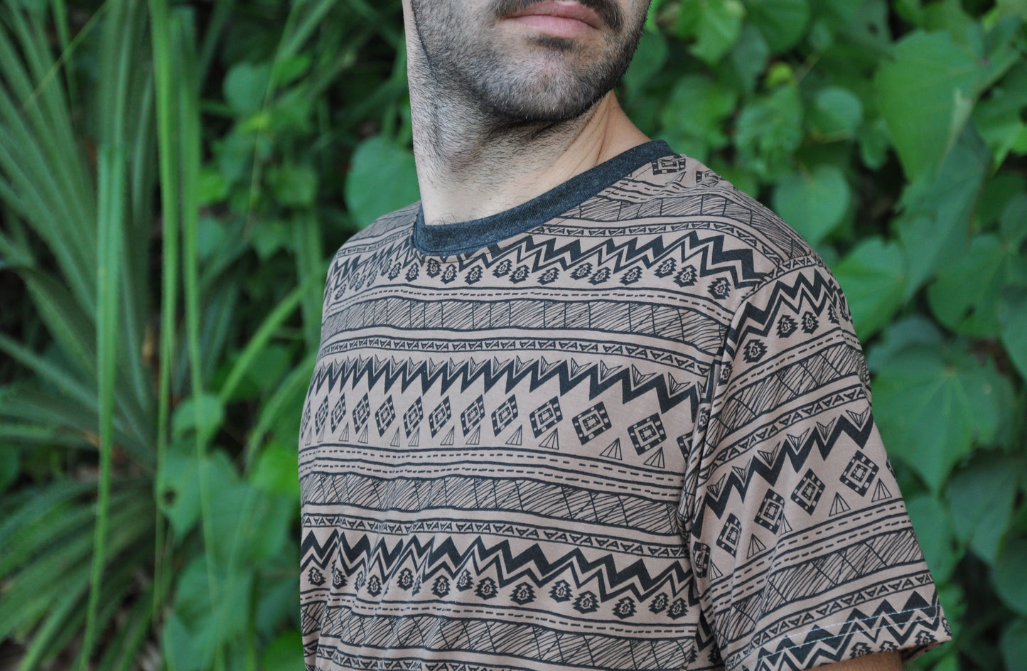 brown patterned t-shirt for men