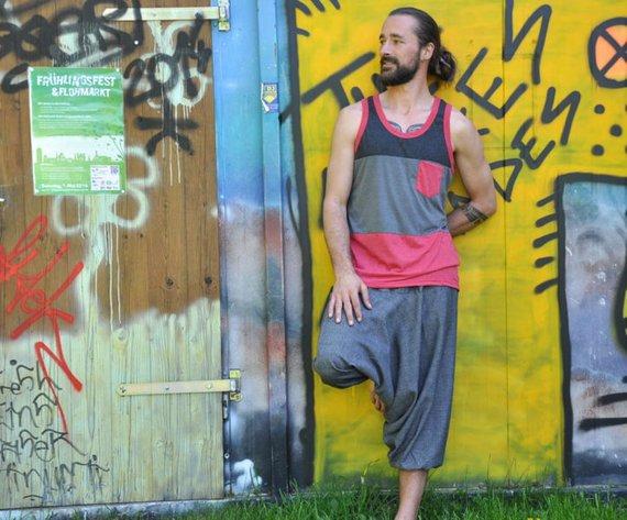 Tri-color tank top with chest pocket for men in red