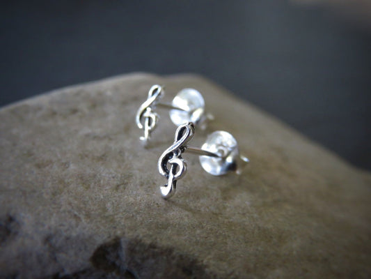 small treble clef earrings made of silver