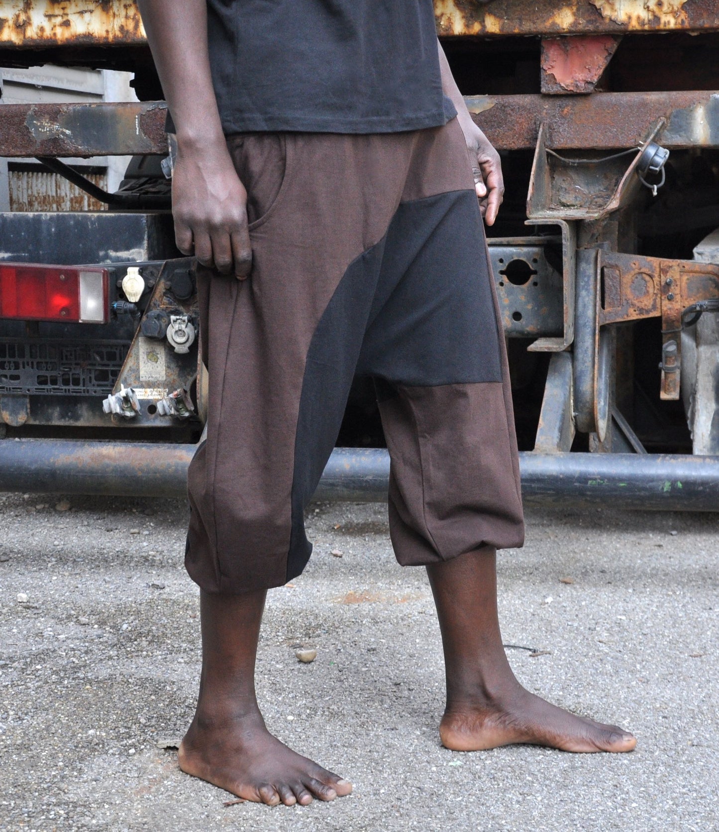 Men's 3/4 pants in brown/black