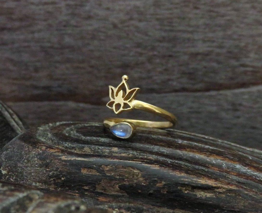 Zehenring mit Stein und kleiner Blume vergoldet