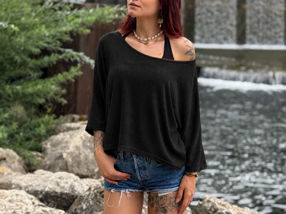 half-length, loose knitted top in blue 