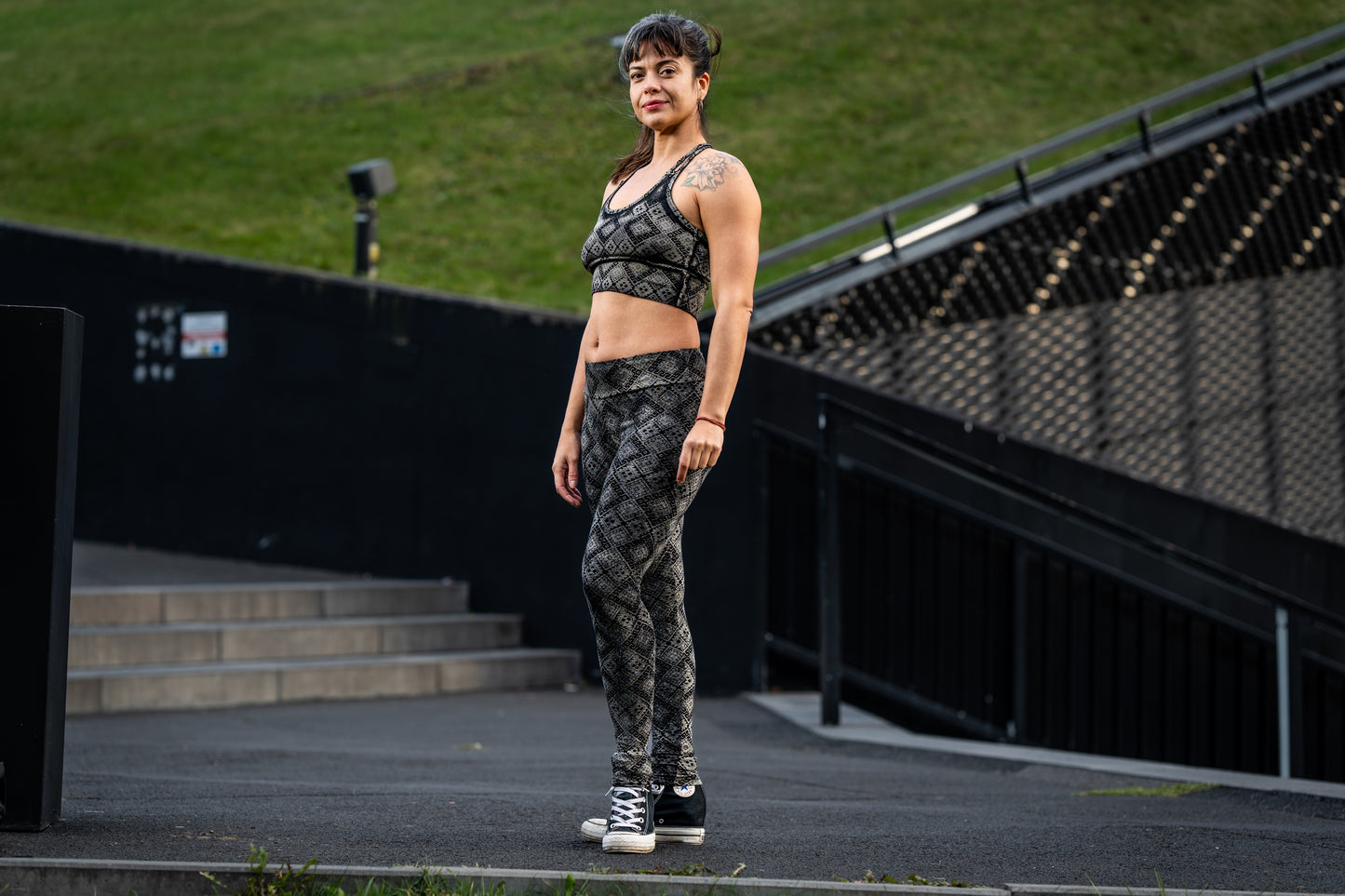 Block print leggings with floral pattern in black 