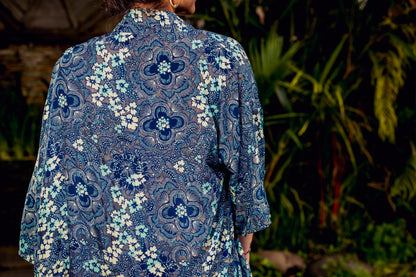 blau floral gemusterter Kimono, Bluse, Überwurf, leichte Jacke
