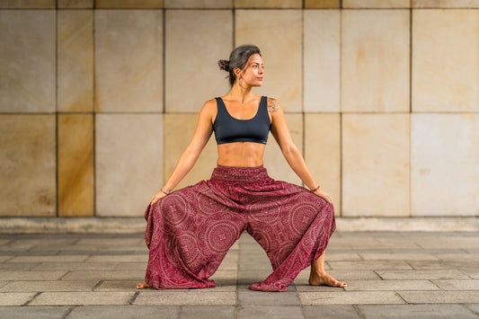 Airy harem pants with a floral pattern in brown with pockets