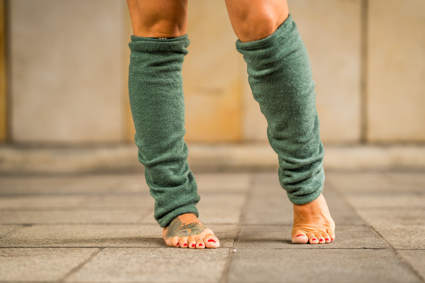 Reversible leg warmers in black, cuffs, yoga cuffs