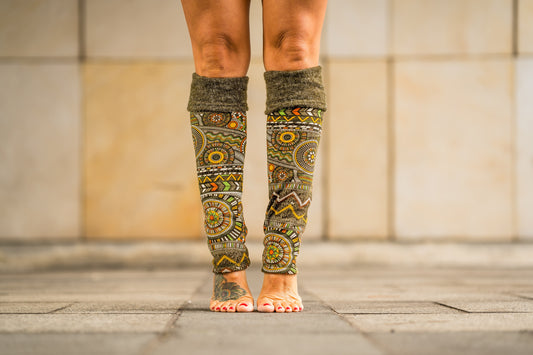 Reversible leg warmers in black, cuffs, yoga cuffs