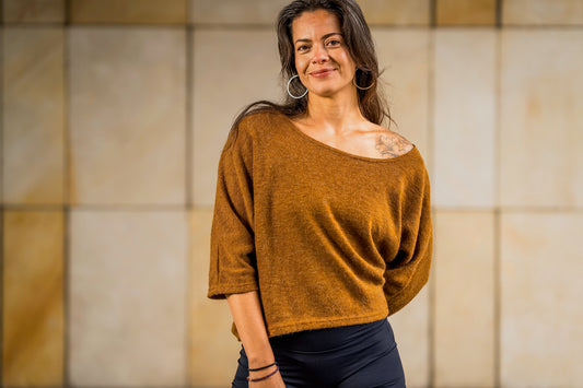 halblanges lockeres Strickshirt in warmem camel braun