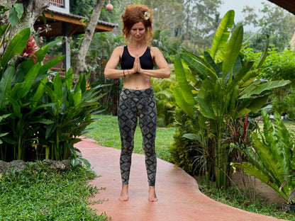 Block print leggings with floral pattern in black 