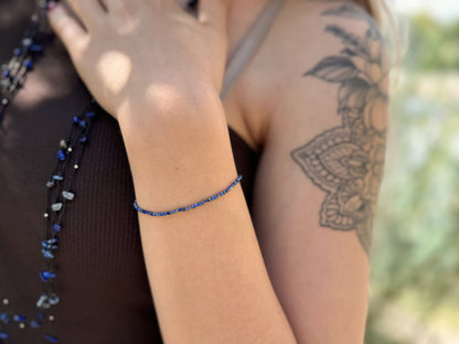 Bracelet with real small turquoise stones 