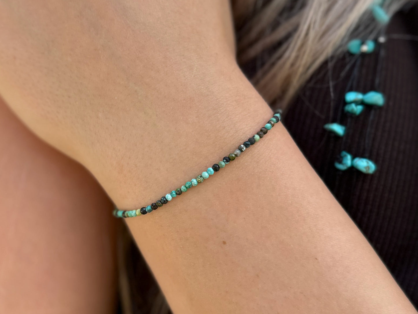 Bracelet with real small turquoise stones 