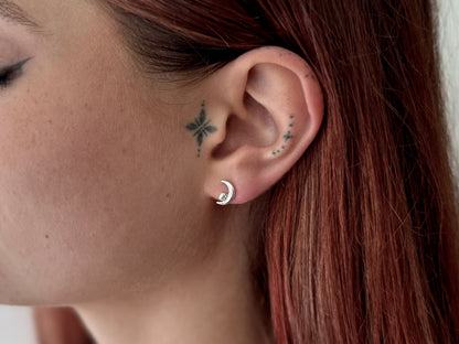 kleine Mond Ohrstecker aus Silber mit Stein, Mondsichel Ohrstecker