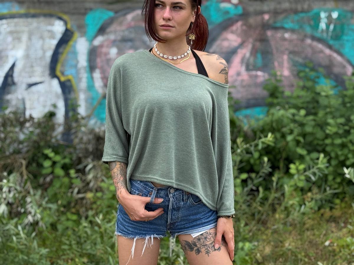 halblanges lockeres Shirt in salbeigrün