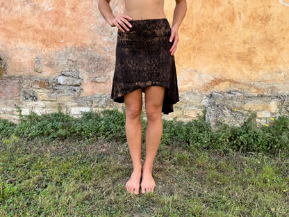 asymmetrischer Rock mit Batik-Muster in braun