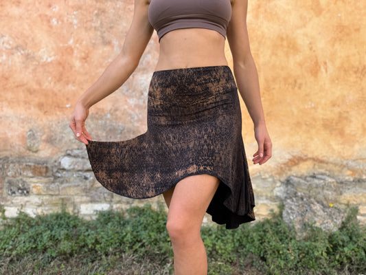 asymmetrischer Rock mit Batik-Muster in braun
