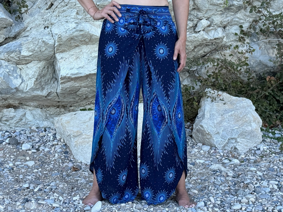 Airy harem pants with a floral pattern in brown with pockets